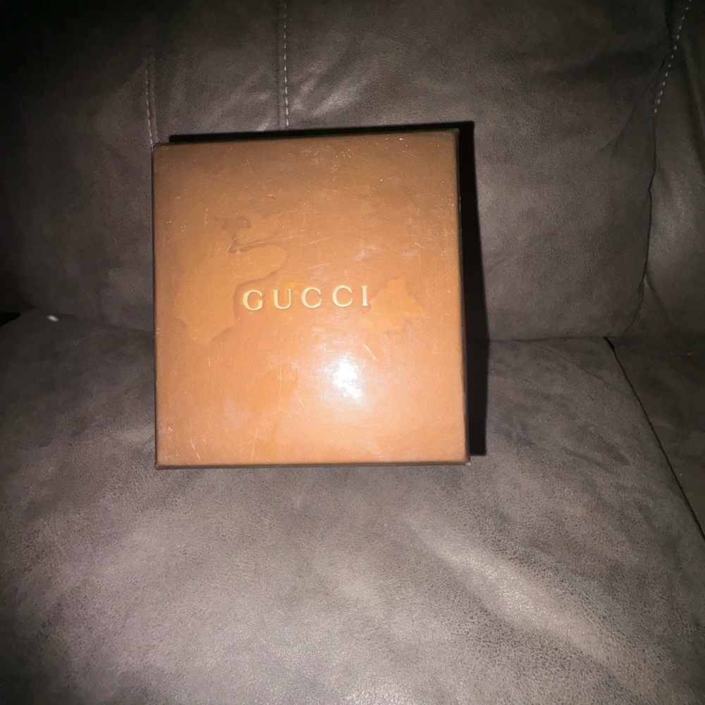 Gucci Gold Tone Rectangular Women's Bracelet Watch - Picture 11 of 12